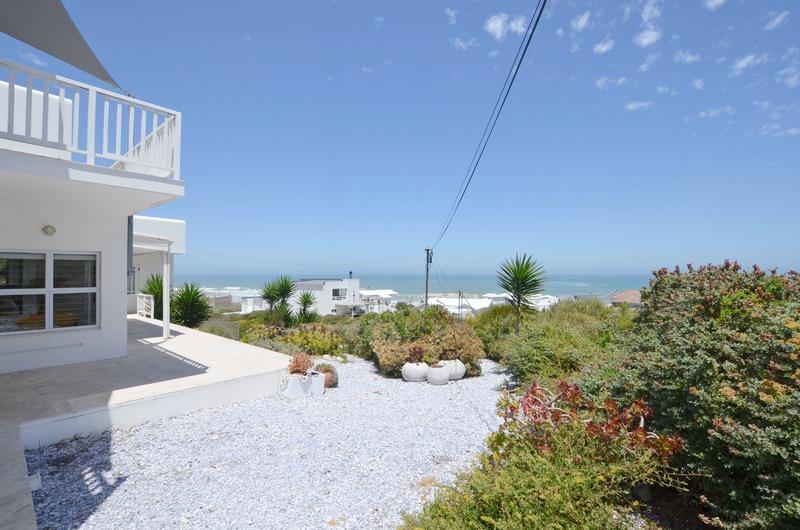 4 Bedroom Property for Sale in Pearl Bay Western Cape